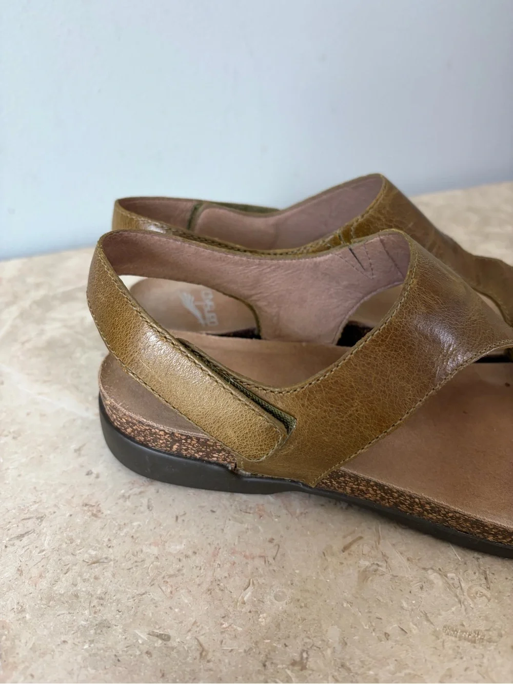 Dansko Reece Sandals Women's 38 / 7.5 Bronze Brown Leather Toe Loop Cork Shoes